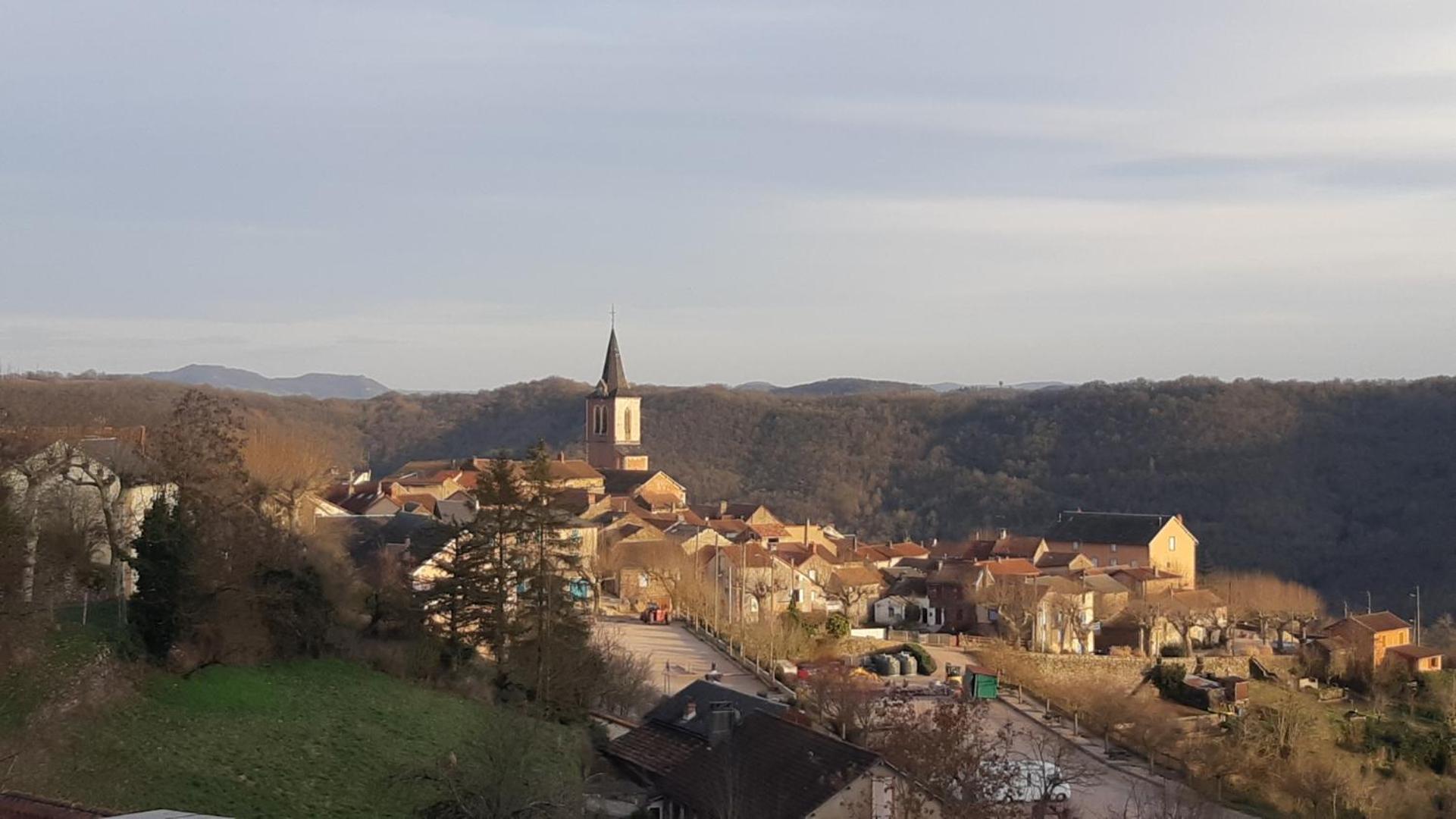 Gite De Mazies Aveyron Broquies Exterior photo